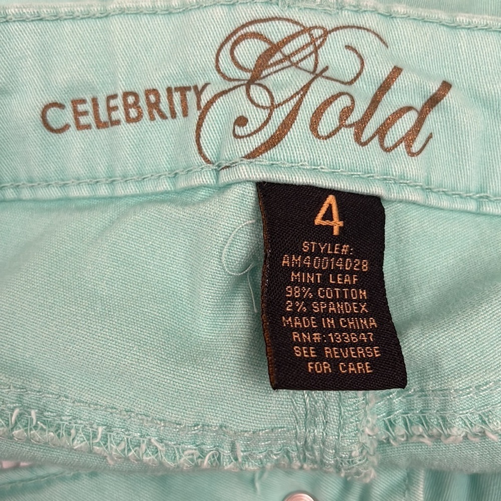 Celebrity Gold ladies capris - Picture 7 of 8